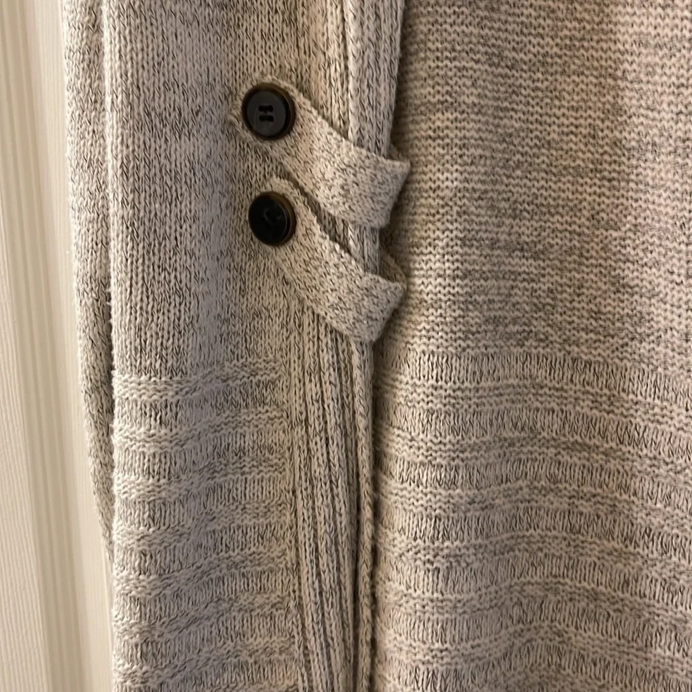 Cardigan - Picture 2 of 3